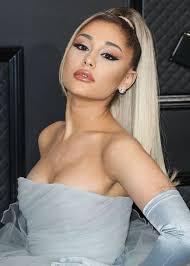 Ariana grande's dramatic grammys look has cinderella vibes. Thank U Next Album Hat Ariana Grandes Leben Gerettet Promiflash De