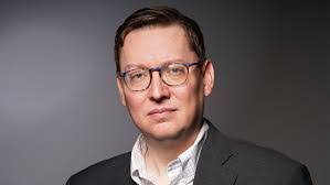 Brent Lang's Instagram, Twitter & Facebook