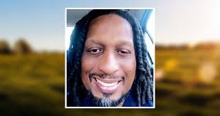 Earlene Thornton's Instagram, Twitter & Facebook