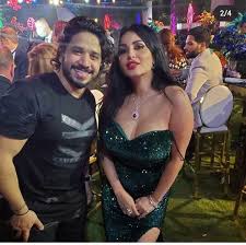 هنادى مهنا خطفت الفنانة الشابة هنادى مهنا، الأنظار إليها برشاقتها فى أحدث ظهور، وذلك بعد نشرها عددا من الصور عبر حسابها الرسمى على موقع إنستجرام. ØµÙˆØ± ÙƒÙŠØ±ÙÙŠ Ø²ÙˆØ¬Ø© Ø£Ø­Ù…Ø¯ Ø§Ù„ÙÙŠØ´Ø§ÙˆÙŠ ÙŠØ®Ø·Ù Ø§Ù„Ø£Ù†Ø¸Ø§Ø± ÙÙŠ ÙØ±Ø­ Ù‡Ù†Ø§Ø¯ÙŠ Ù…Ù‡Ù†Ø§ Ø²Ù‡Ø±Ø© Ø§Ù„ØªØ­Ø±ÙŠØ±