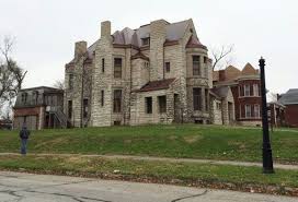 Meriam Mansion At 6th And Spring Quincy Illinois Love The Architecture Of That Building Mansions Abandoned Houses