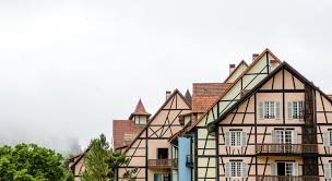 Situated 800 m to 1,000 m above sea level. Colmar Tropicale Bukit Tinggi Berjaya Hills Trip Huislaw Com