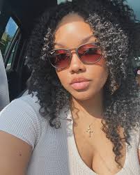 Alexis Gilbert (@alexisgilbertlife) • Instagram photos and videos