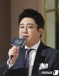 스포츠서울 이게은기자 리포터 김태진이 방송인 재재와 kbs를 저격한 것에 대해 사과했다. Vaxoxvkgrqfp5m
