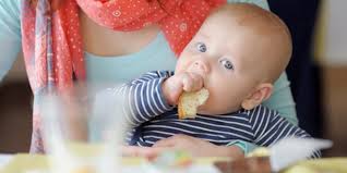 Ab dem dritten lebensmonat ernähren sich kätzchen nur noch von kittennahrung. Ab Wann Durfen Babys Brot Brotrinde Essen