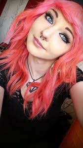 Tanya Sievert's Instagram, Twitter & Facebook