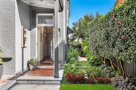 Inspirational front door entrance ideas, including outdoor lighting, landscaping, water features, double front doors, and contemporary pivot front door designs. 7 Ideas To Perk Up Your Side Yard Homely