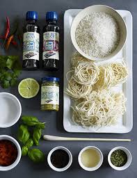 Prøv denne deilige rekerversjonen av den klassiske thailandske parabolen. Pad Thai Kunk Stekte Nudler Thaistyle Oppskrift