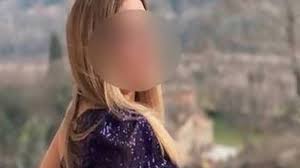 Είναι ανόργανο, ισχυρό οξύ, καυστικό (προκαλεί εγκαύματα αν πέσει στο δέρμα). Epi8esh Me Bitrioli H Zwh Ths Iwannas Meta To E3ithrio Ti Dhlwse H Giatros Poy Thn Parakoloy8ei