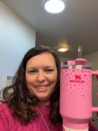 My gift from my mom for my birthday today. Love my new cup. 💕