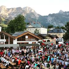 Wir Freuen Uns Auf Das Morgige Marktfest 10 30 Uhr Bieranstich Und Anschliessender Fruhschoppen Der Tmk Abtenau 14 00 Uhr B Mansions House Styles Dolores Park
