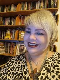 Mirtha Vargas's Instagram, Twitter & Facebook