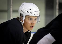 In front of the largest crowd to see an nhl hockey game in 2021 (14,107) the hurricanes silenced the always boisterous nashville faithful. Nhl Kauden Ennakko Sebastian Aho Tuikkii Karppataustaisten Pelaajien Kirkkaana Ja Ainoana Tahtena Jesse Puljujarvi On Porukan Jokerikortti Kaleva
