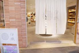 日本 2019日本必買美妝 零食 伴手禮 生活用品 愛用回購不藏私 成田機場必買 日本機場免稅店必買 i m sue 蘇安妮