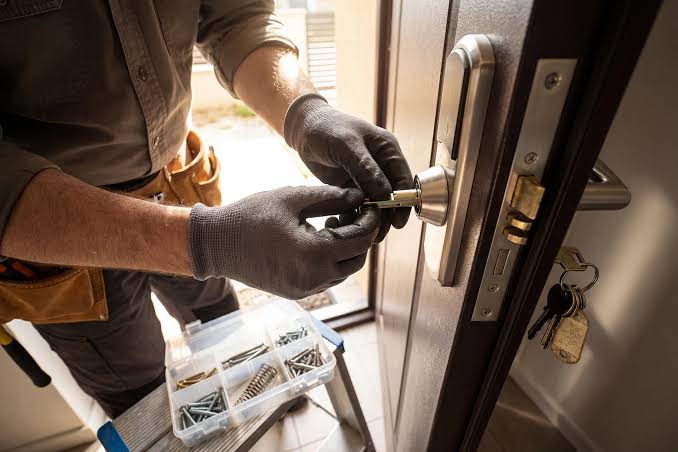 Lock installation and change service in Richardson TX