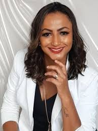 Depoimento: "Saí da monogamia e sou mentora de relações poliafetivas"