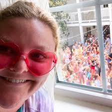 Virginia Rozanski (@rozanskeet)