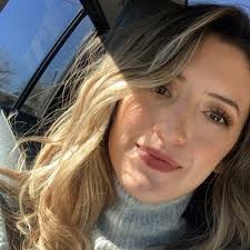 Zoë Castro (@ZoesCastro)