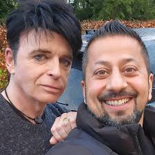 Great to see @garynuman smash it at Glastonbury, even if it was from my TV.  He's still got it 🤘 🎤 😁 👻