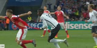 Se tester avant les huitièmes. Euro 2016 Vu De Twitter Quand Les Maillots De Foot Sont Les Vraies Stars Du Match Suisse France