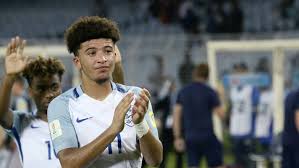 Jadon sancho has refuelled speculation on his future by retweeting a post on twitter urging him to join manchester united…before quickly retracting his actions. Bundesliga Jadon Sancho Returns To Borussia Dortmund From England Under 17 World Cup Duty