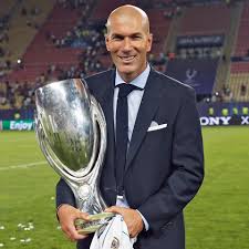 Real madrid yedek kulübesinde zidane ile bolca vakit geçirme şansı yakalayan ancelotti için zidane peki, real madrid bu değişimi neden yaşadı? Ch4mpions Zinedine Zidane In 19 Real Madrid C F Facebook