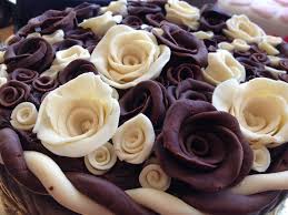 Decoration En Chocolat Idees Pour Mettre Vos Gateaux En Valeur Decoration Chocolat Chocolat Faire Fondre Du Chocolat