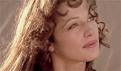 Evelyn O'Connell is a style icon-