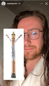 Hubert Lenoir s'ouvre sur sa relation avec sa blonde