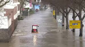 10 vom 15.07.21, 09:30 uhr die hochwasserwellen sind weitestgehend abgelaufen, lediglich zwei pegel befinden sich noch in meldestufe 2. Hochwasser An Mosel Cochem Noch Immer Unter Wasser Wetter Com