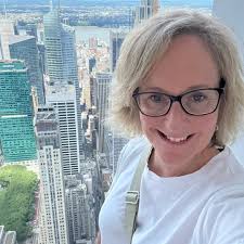 Skye Tessa Camilla Davan Mills 🥰 Born in the pool at home yesterday  afternoon. The most powerful, surreal, totally extraordinary moment. Beyond  grateful to my husband for being a hero, the best