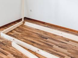 Familienbett bauen, diy bett bauen, wir bauen ein familienbett für 5, bauanleitung für familienbett, bedürfnisorientiert schlafen wir bauen ein familienbett im kinderzimmer und zeigen eine bauanleitung. Endlich Durchschlafen Diy Hausbett Fur Kinder Nach Montessori Zirbenholzmatratze Von Traumeland Jananibe