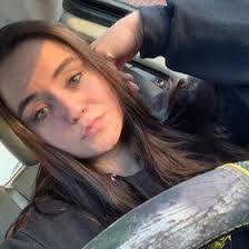 Alisha Baxter's Instagram, Twitter & Facebook