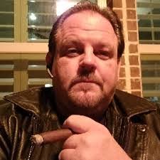 Alec Bradley's Instagram, Twitter & Facebook