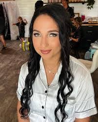 Ashley Kuczynski's Instagram, Twitter & Facebook