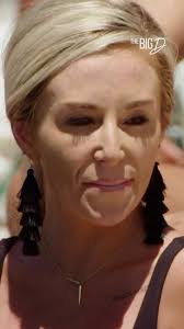 Ding dong, I’ve got a new house mate. 😯Meet him during a brand new episode  of #TheBigD, tonight at 10/9c