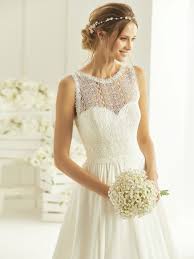 Check spelling or type a new query. Brautkleid In A Linie Mit Top Aus Spitze Von Bianco Evento Braut De