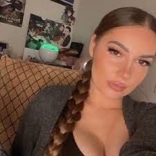 Marissa Harper's Instagram, Twitter & Facebook