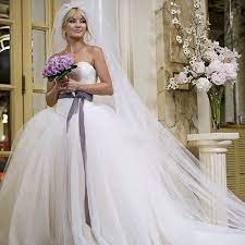 Pin By Danielle Dicarlo On Best Wedding Dresses More Bride Wars Dress Bride Wars Wedding Dress Movie Wedding Dresses