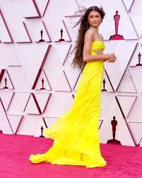 Seyfried was instantly a fan of its arresting hue. Ylumodkdxsfgm