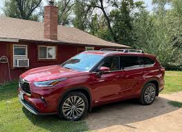 A Week With The 2020 Toyota Highlander Hybrid Ltd Platinum Cars Auto Toyota Letsgoplaces In 2020 Toyota Highlander Toyota Highlander Hybrid Toyota