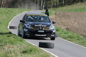 „jako milovnice rally a rychlých vozů vyzývám všechny, kteří mají tento sport rádi, aby zachovávali maximální možnou bezpečnost, napomáhali ji a rizika, která rally bezesporu přináší. Galerie Mesto Osecna
