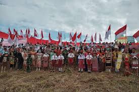 Ya, dilaksanakan di tanggal 17 agustus 2020 bertempat di landscape kayangan, desa wisata brubuh festival bendera kali ini mengusung tema bangkitlah negeriku, bangkitlah kreativitas bangsa menuju indonesia maju. Unik Merah Putih Berkibar Di Bawah Laut Sampai Di Atas Puncak Gunung Sambut Kemerdekaan Ri Pikiran Rakyat Com