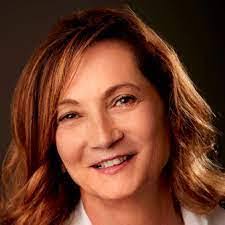 Jeannie Pack's Instagram, Twitter & Facebook