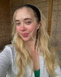 Colleen Shaffer's Instagram, Twitter & Facebook