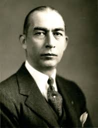 Chester Bolton's Instagram, Twitter & Facebook