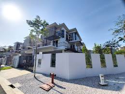 Bunda hayotning tashqi belgilari (yurak urishi, nafas) 3—5 daqiqa yoʻqoladi, markaziy nerv sistemasi funksiyalari soʻnadi, lekin moddalar almashinuvi jarayoni saqlanadi. Muslim Friendly Space With Private Pool In Jb Houses For Rent In Nusajaya Johor Malaysia