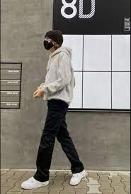How to properly style sweatshirts. Pin On Fits