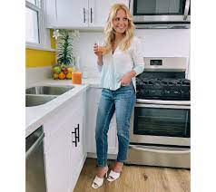 I searched for this on bing.com/images. Candace Cameron Bure Petite Cropped Straight Leg Jean Qvc Com