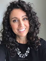 Apple Cider Vinegar Acv Rinse For Curly Hair A Review Of My First Acv Rinse For My Shoul Curly Hair Styles Cider Vinegar Hair Rinse Apple Coder Vinegar Hair
